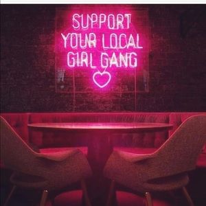 Meet your Posher, Dee